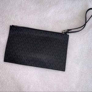Michael Kors Wristlet/ Clutch